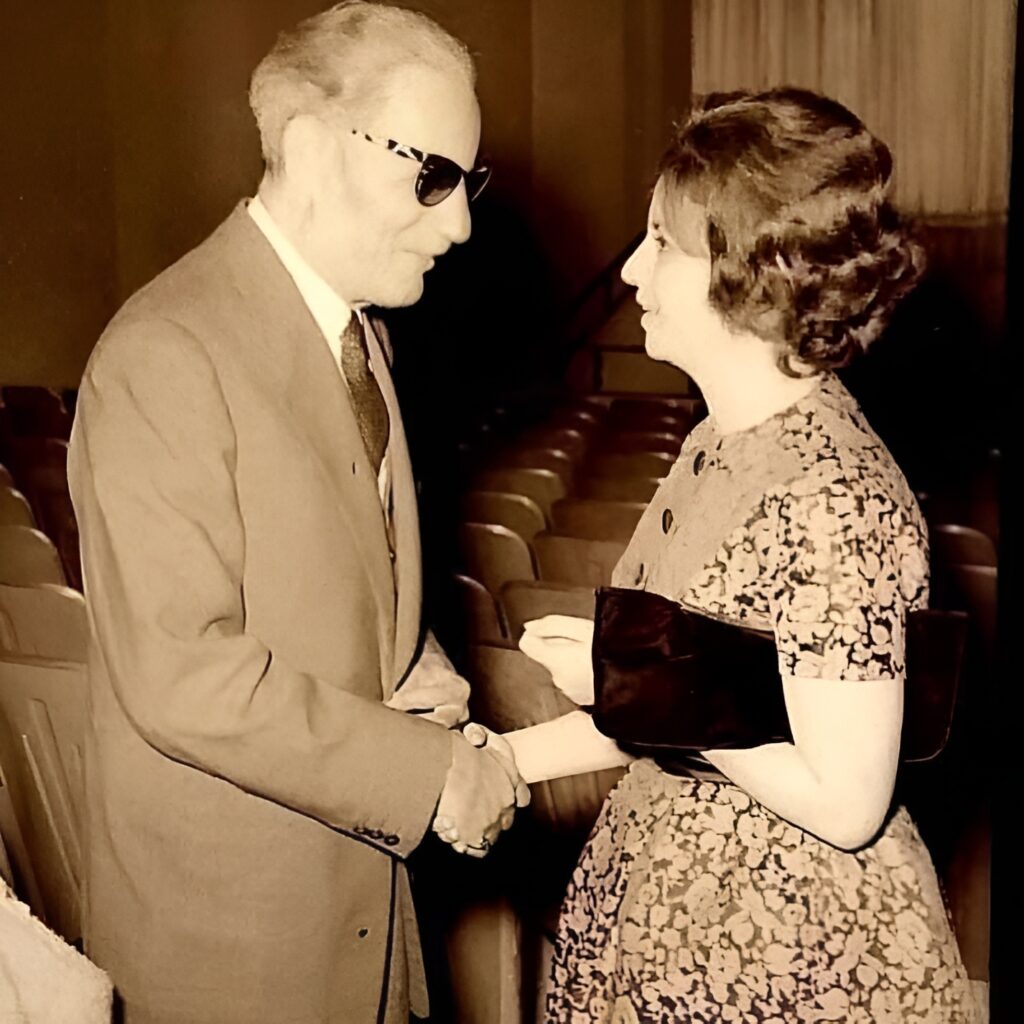 طه حسين وفاتن حمامة في افتتاح فيلم دعاء الكروان