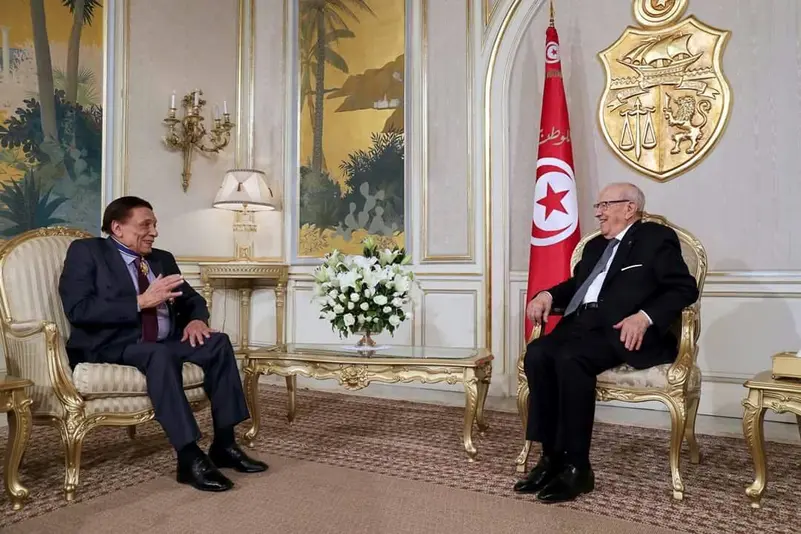 أثناء تكريم الأستاذ عادل إمام في تونس